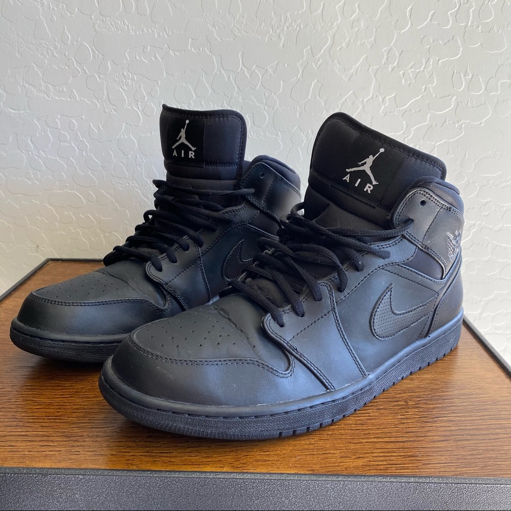 AIR JORDAN 1 MID BLACK